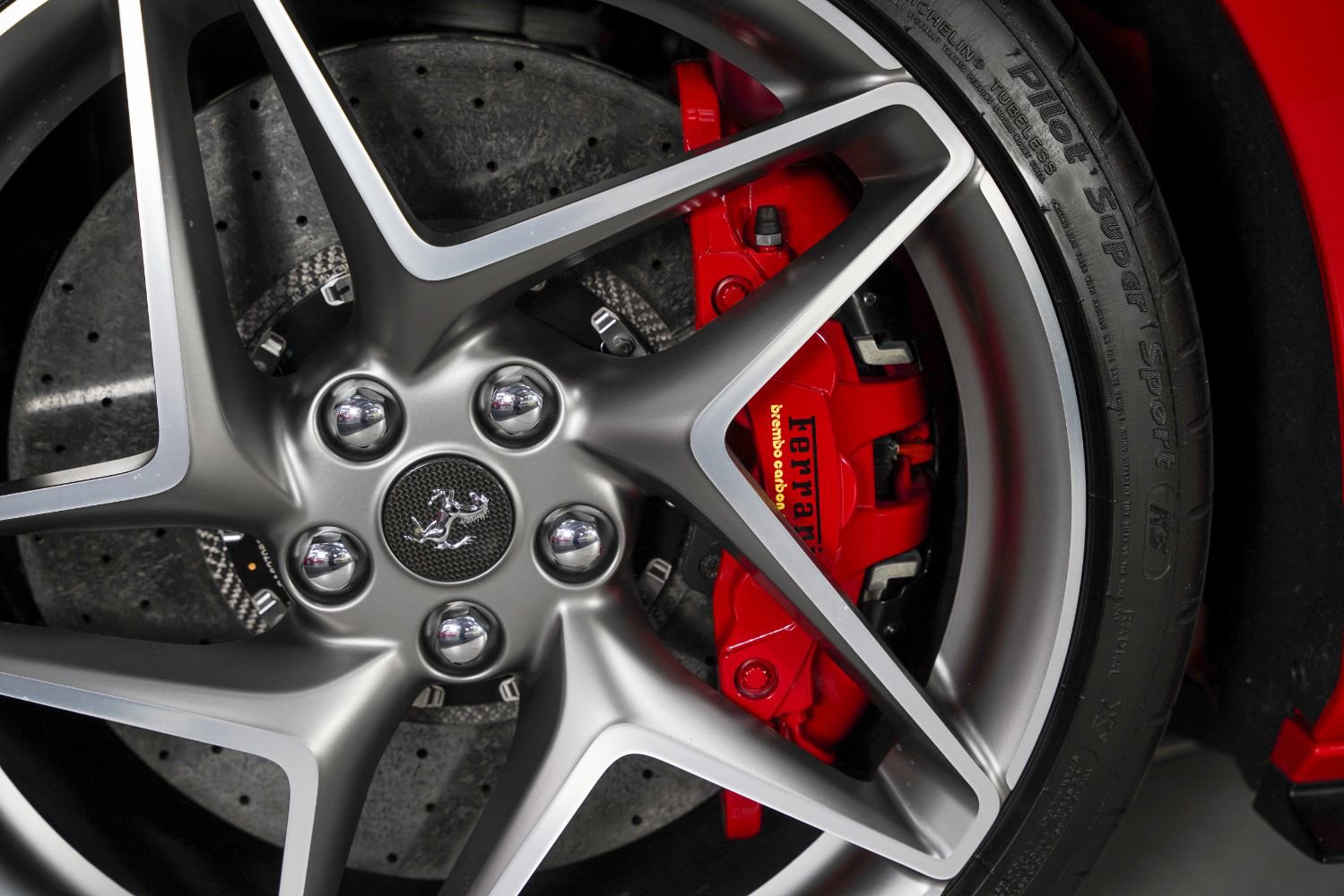 Used 2022 Ferrari F8 Tributo image 18