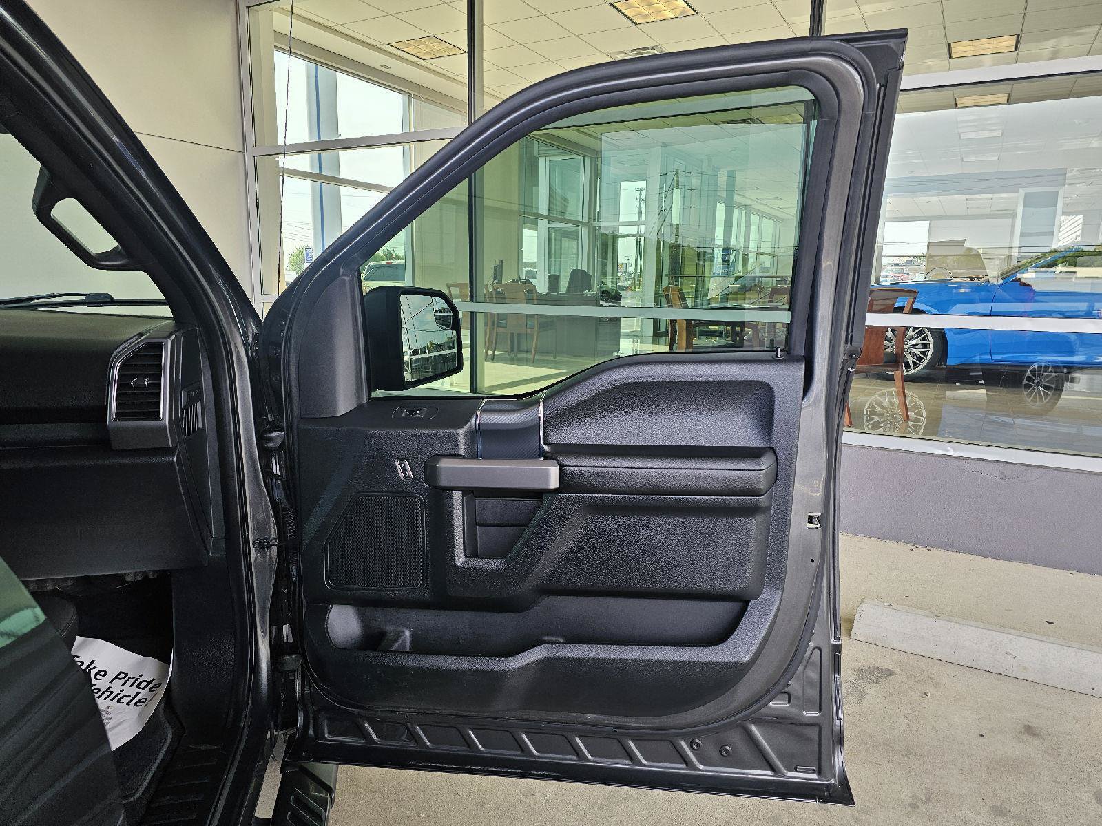 Used 2019 Ford F150 XLT w/ Equipment Group 302A Luxury AWD/4WD image 11