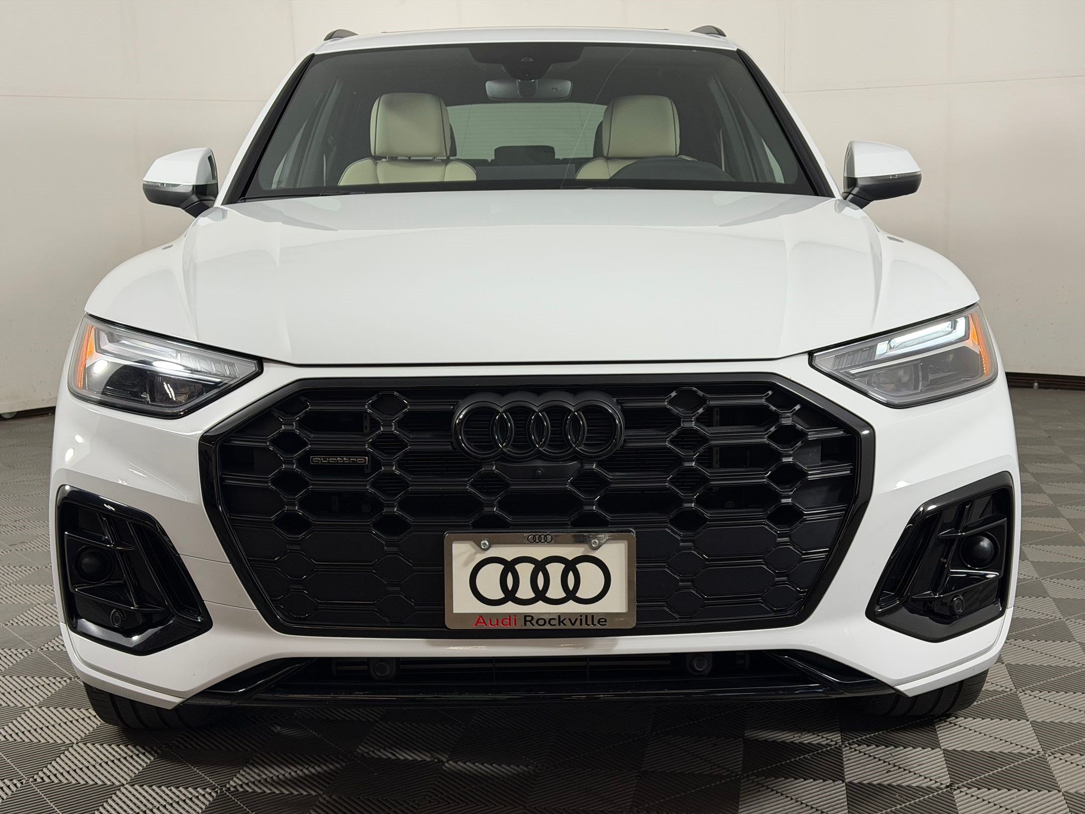 Certified 2024 Audi Q5 e Premium Plus AWD/4WD image 5