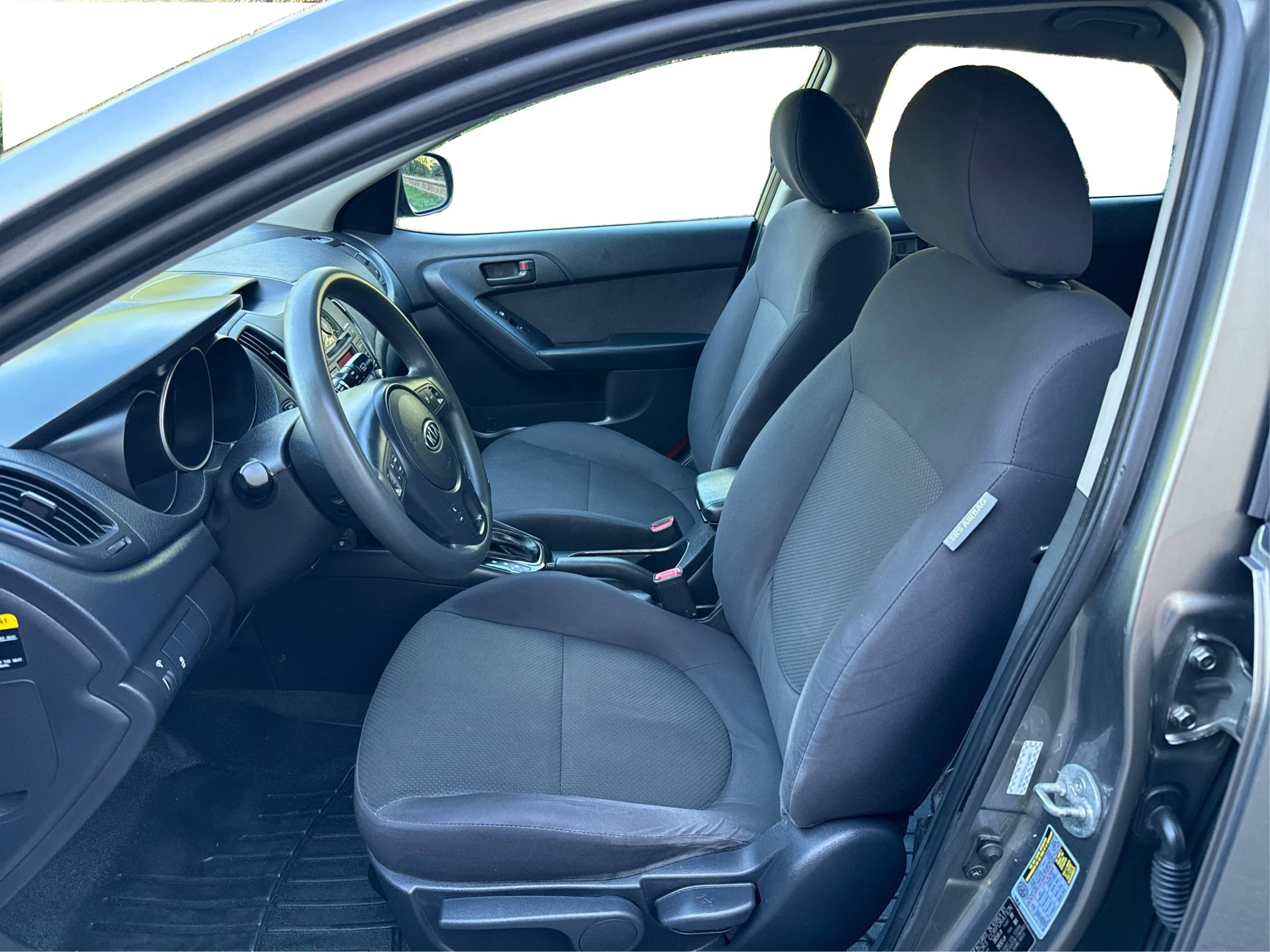 Used 2012 Kia Forte EX FWD image 9