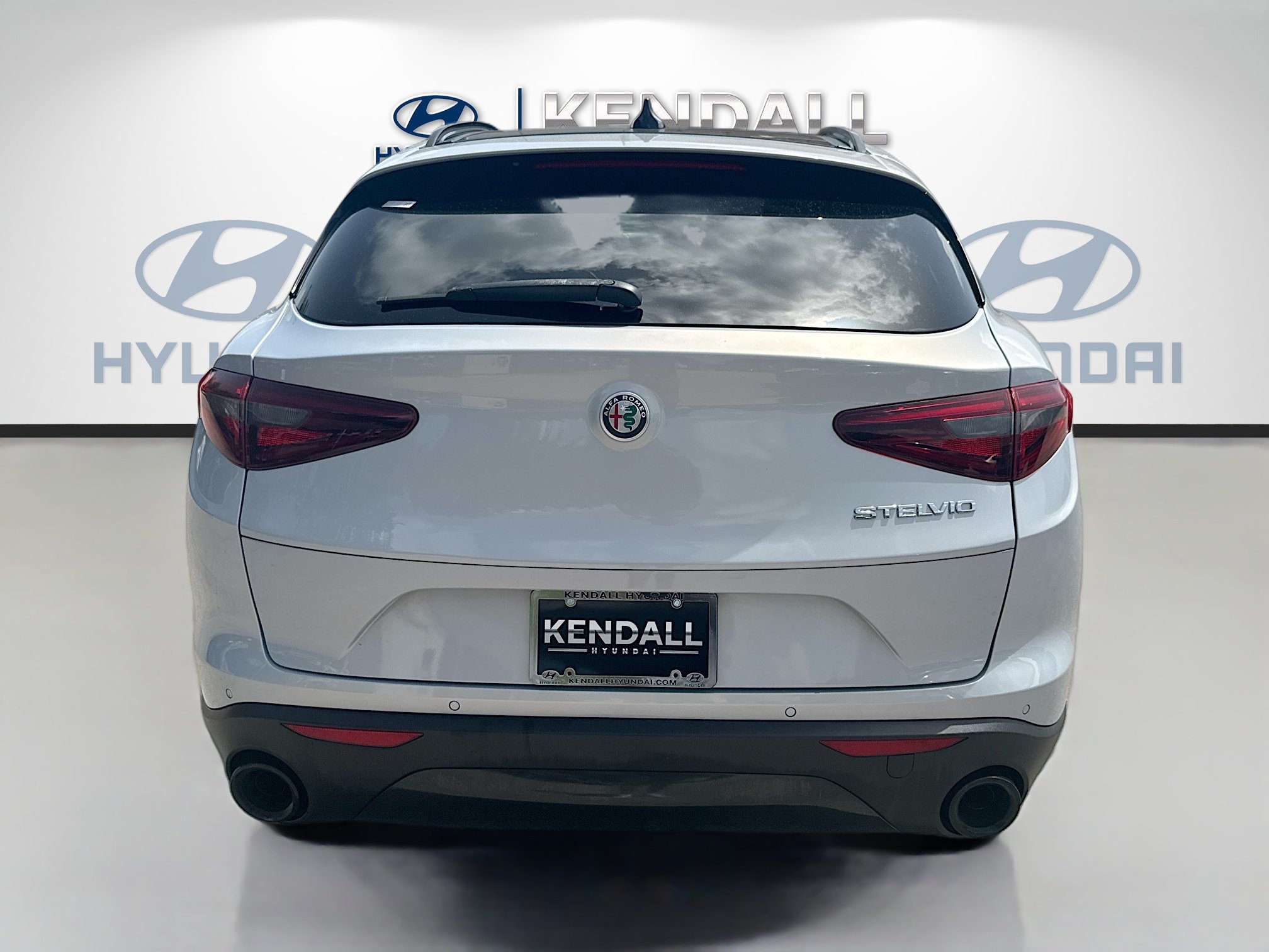 Used 2023 Alfa Romeo Stelvio Sprint RWD image 5