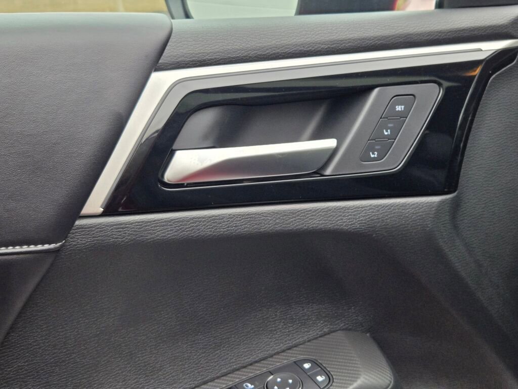 New 2025 Mitsubishi Outlander SEL Black Edition image 23