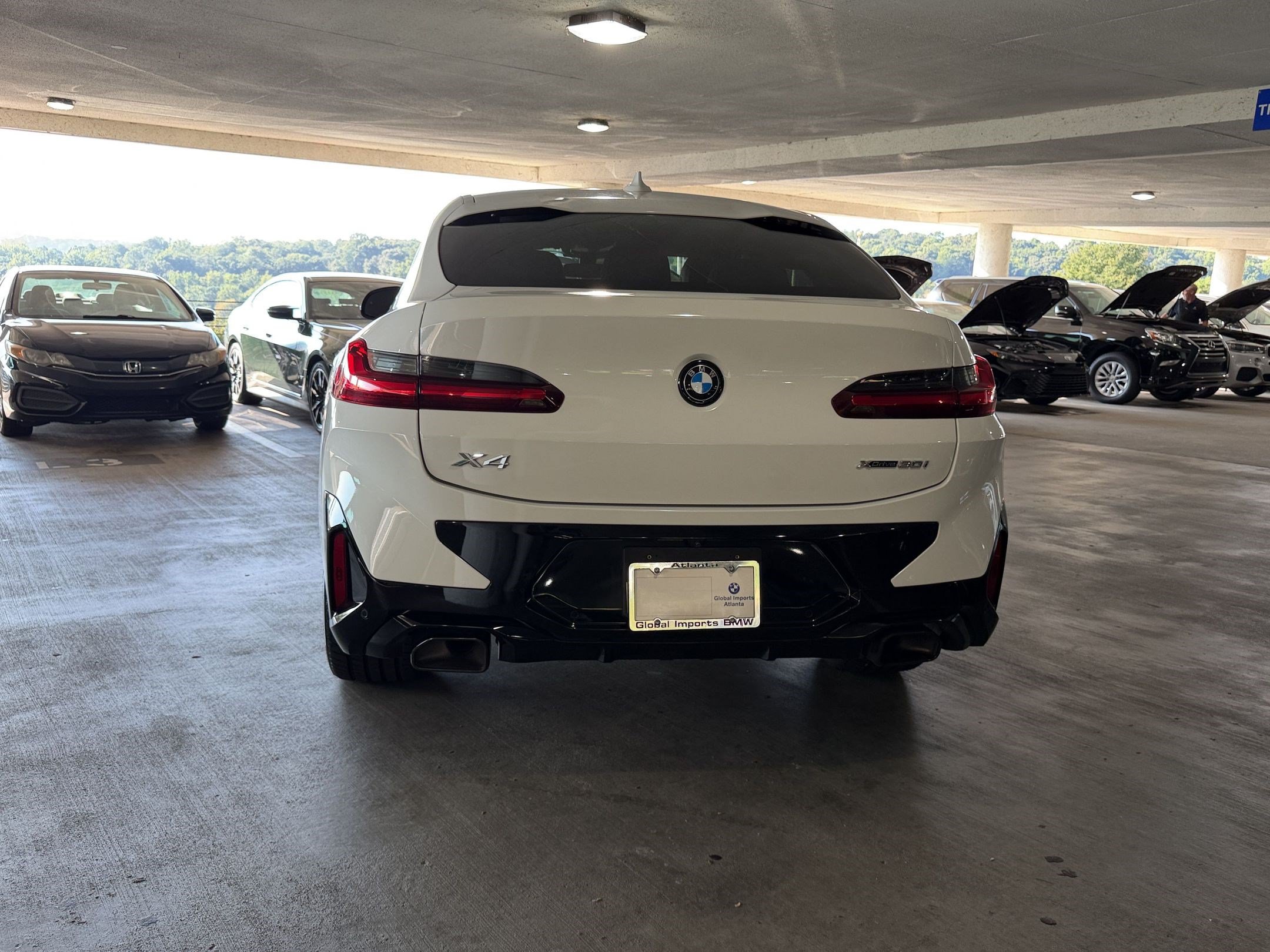 Used 2023 BMW X4 xDrive30i w/ M Sport Package AWD/4WD image 9