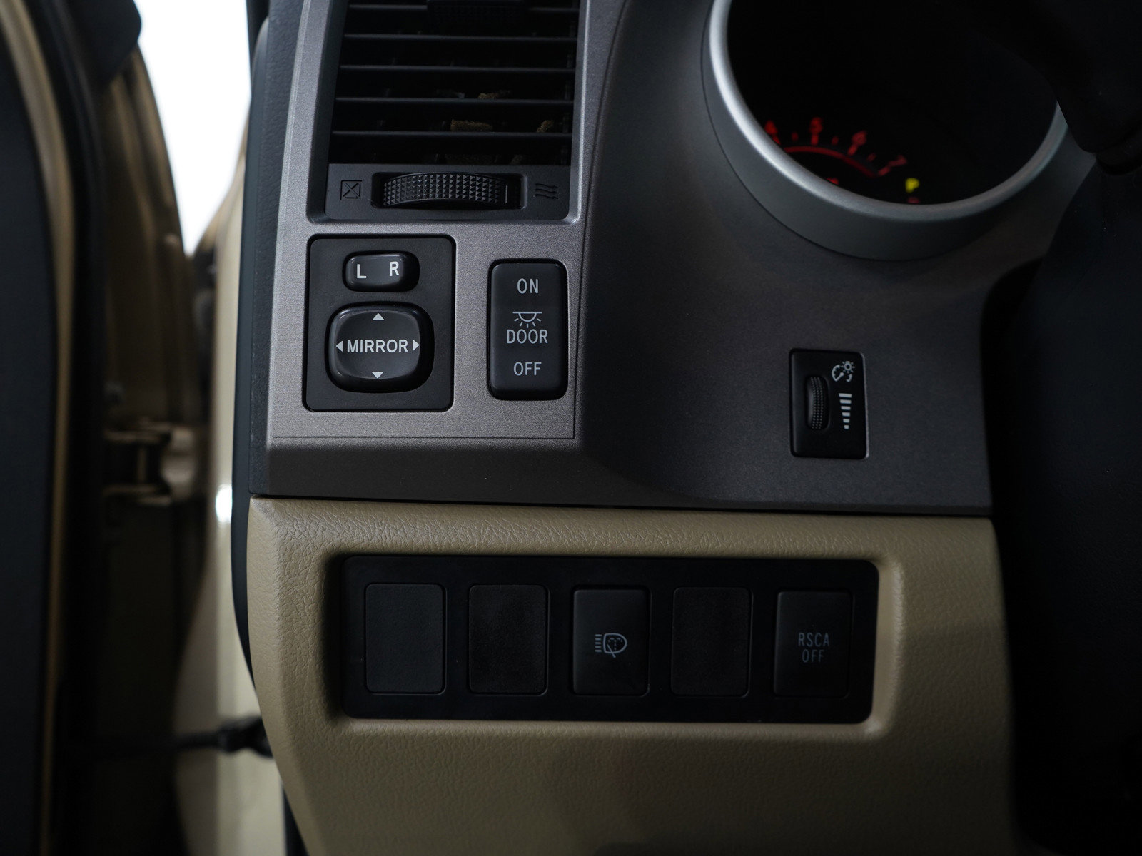 Used 2012 Toyota Sequoia SR5 AWD/4WD image 22