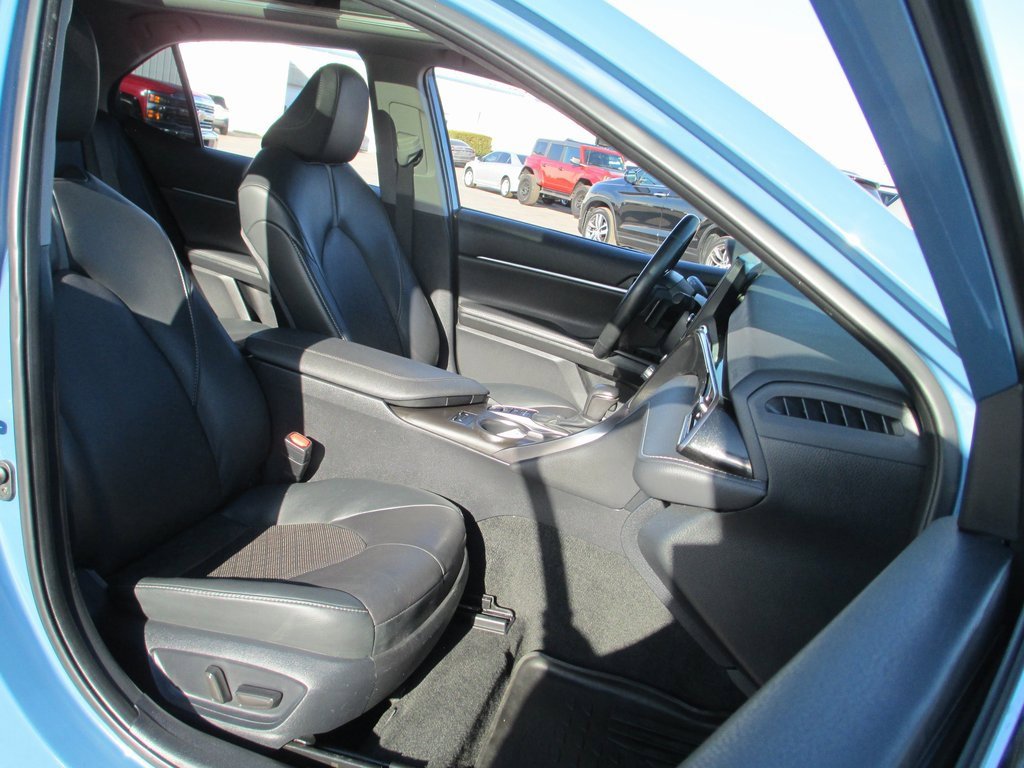 Used 2023 Toyota Camry XSE w/ Cold Weather Package image 18
