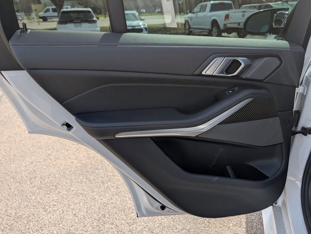 Used 2026 BMW X5 M60i image 27