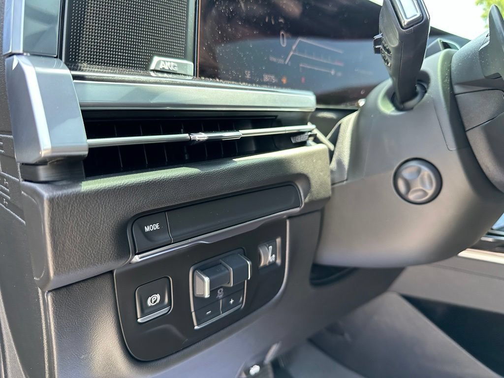 Used 2025 Cadillac Escalade Sport RWD image 42