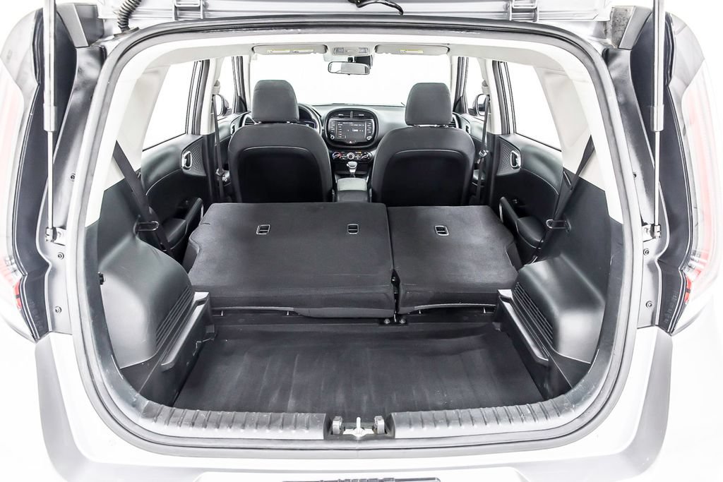 Used 2023 Kia Soul LX FWD image 38