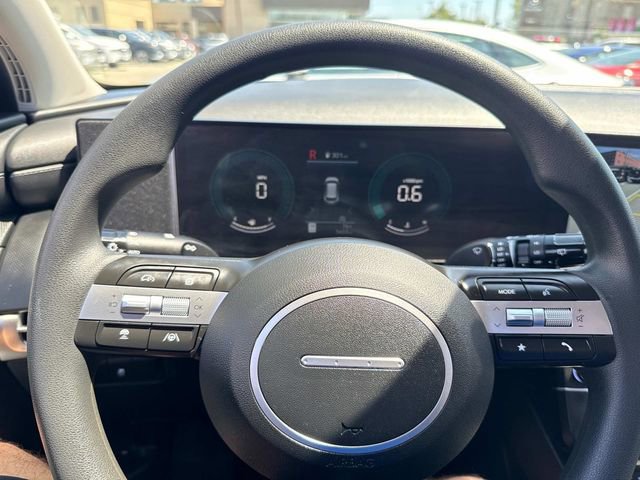 Used 2025 Hyundai Tucson SE image 28