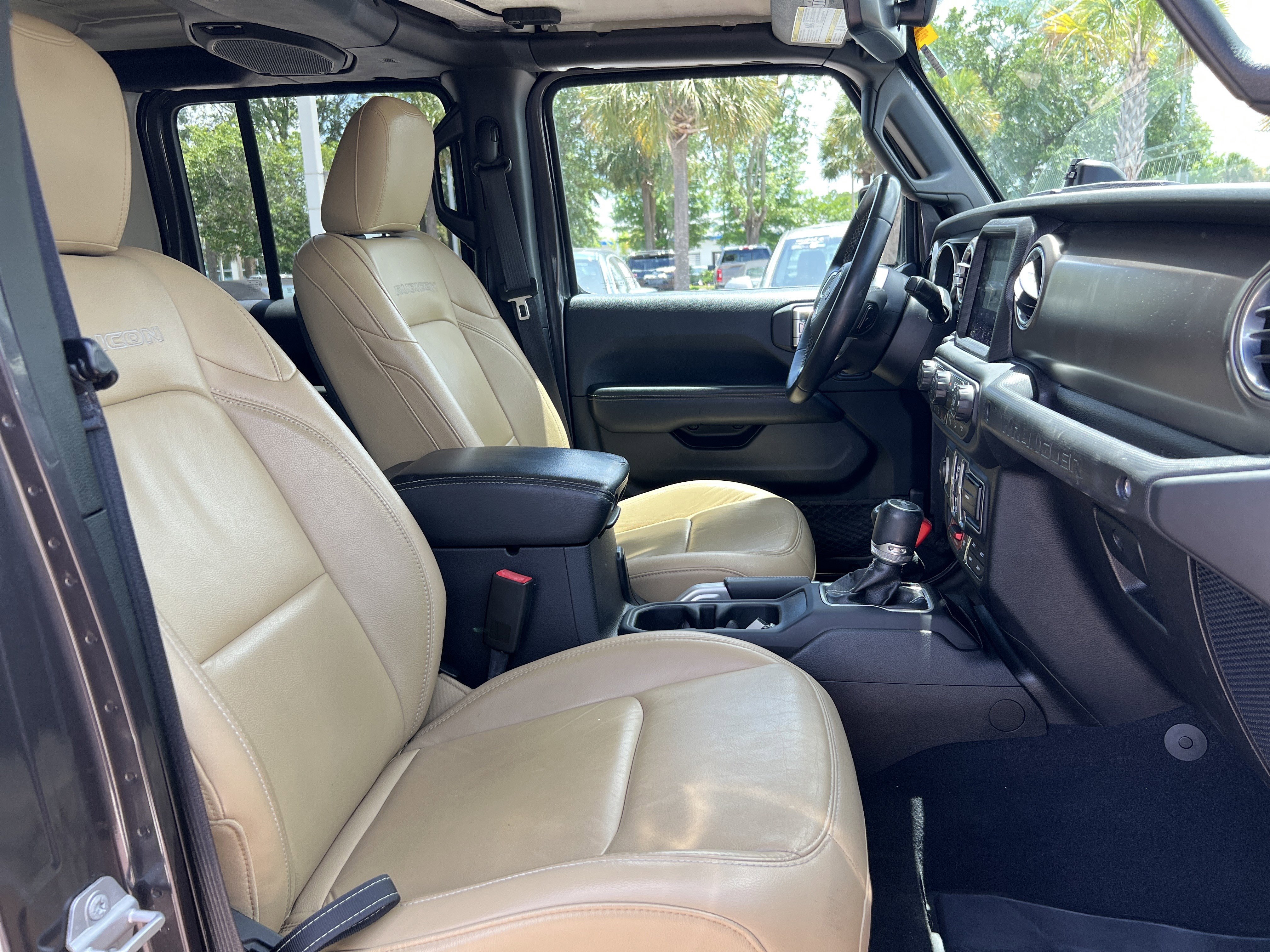 Used 2018 Jeep Wrangler Unlimited Rubicon AWD/4WD image 33
