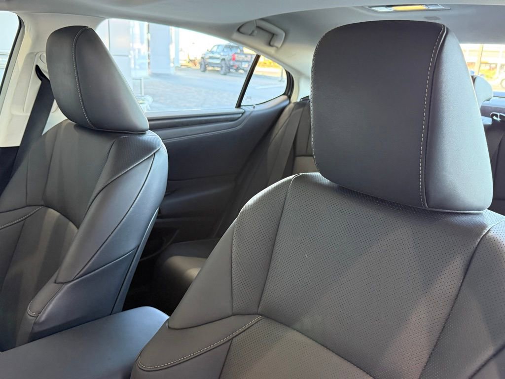 Used 2024 Lexus ES 250 w/ Premium Package image 21