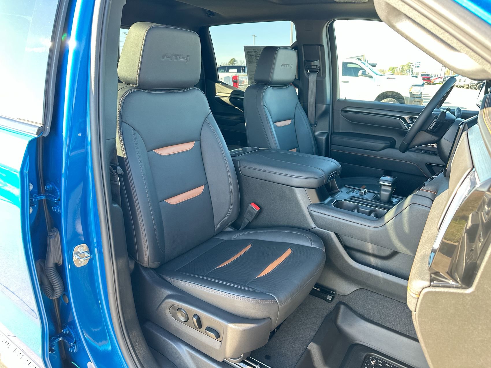 Used 2024 GMC Sierra 1500 AT4 w/ Technology Package image 26