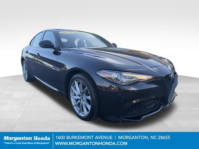 Used 2023 Alfa Romeo Giulia Sprint AWD/4WD image 1
