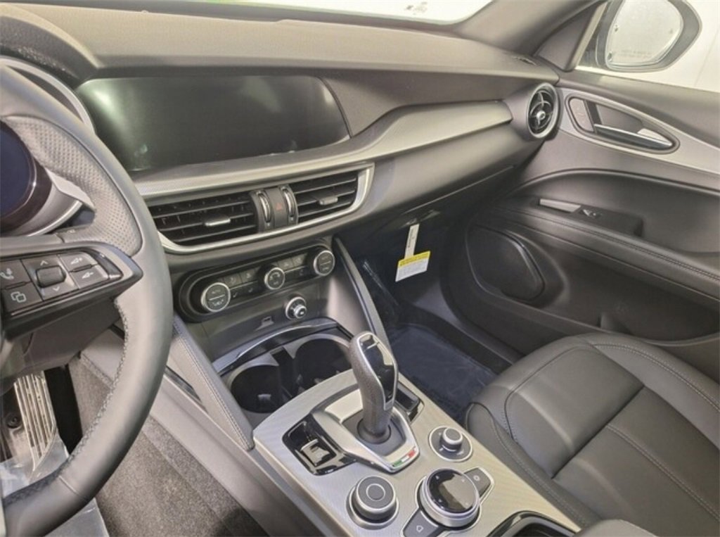 New 2025 Alfa Romeo Stelvio Sprint w/ Convenience Package image 20