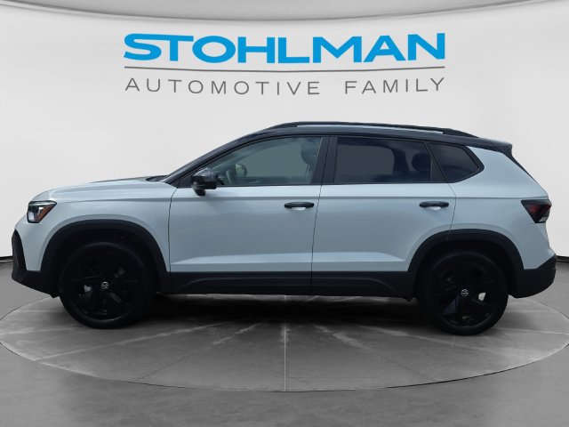 Certified 2026 Volkswagen Taos SE FWD image 8