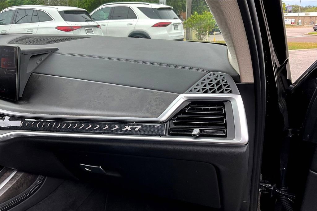 Used 2023 BMW X7 xDrive40i w/ Premium Package image 23