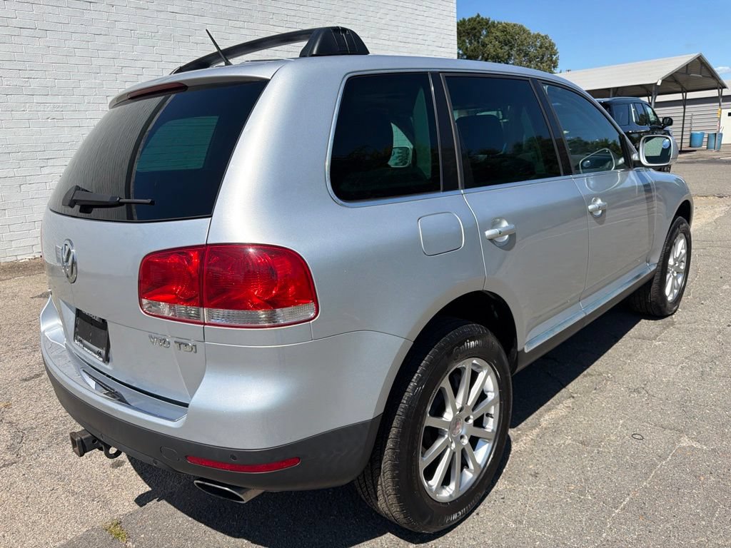 Used 2006 Volkswagen Touareg V10 TDI AWD/4WD image 2