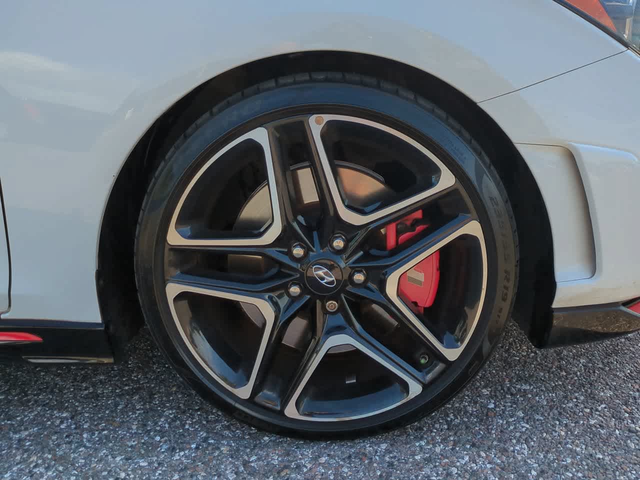Used 2022 Hyundai Veloster N FWD image 11