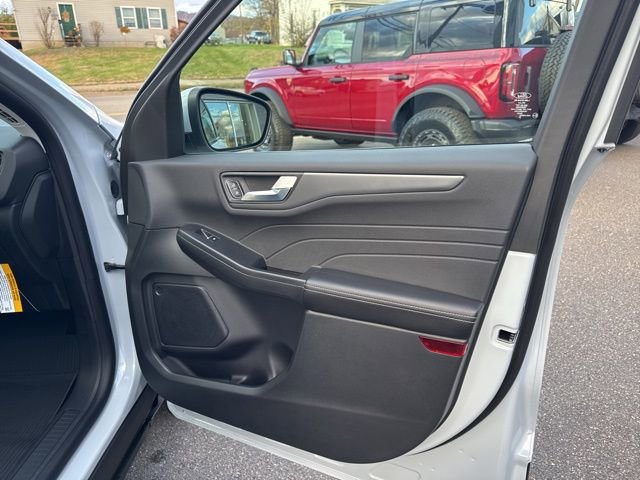 New 2026 Ford Escape SE FWD image 36