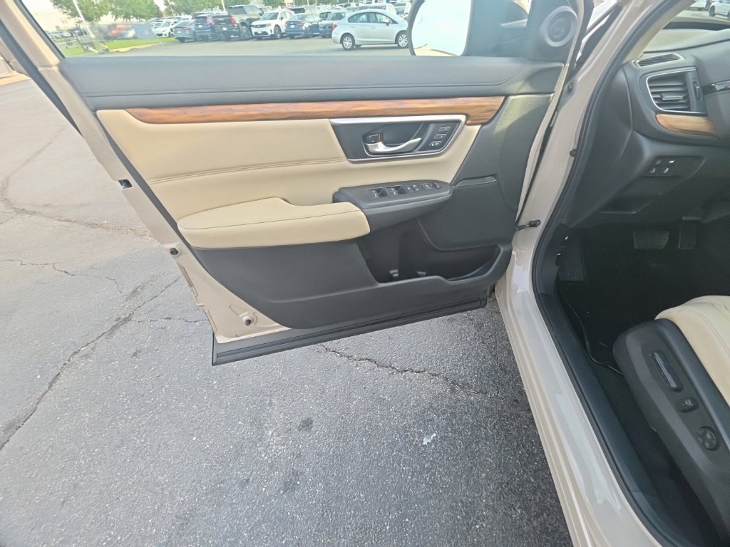 Used 2018 Honda CR-V Touring image 12