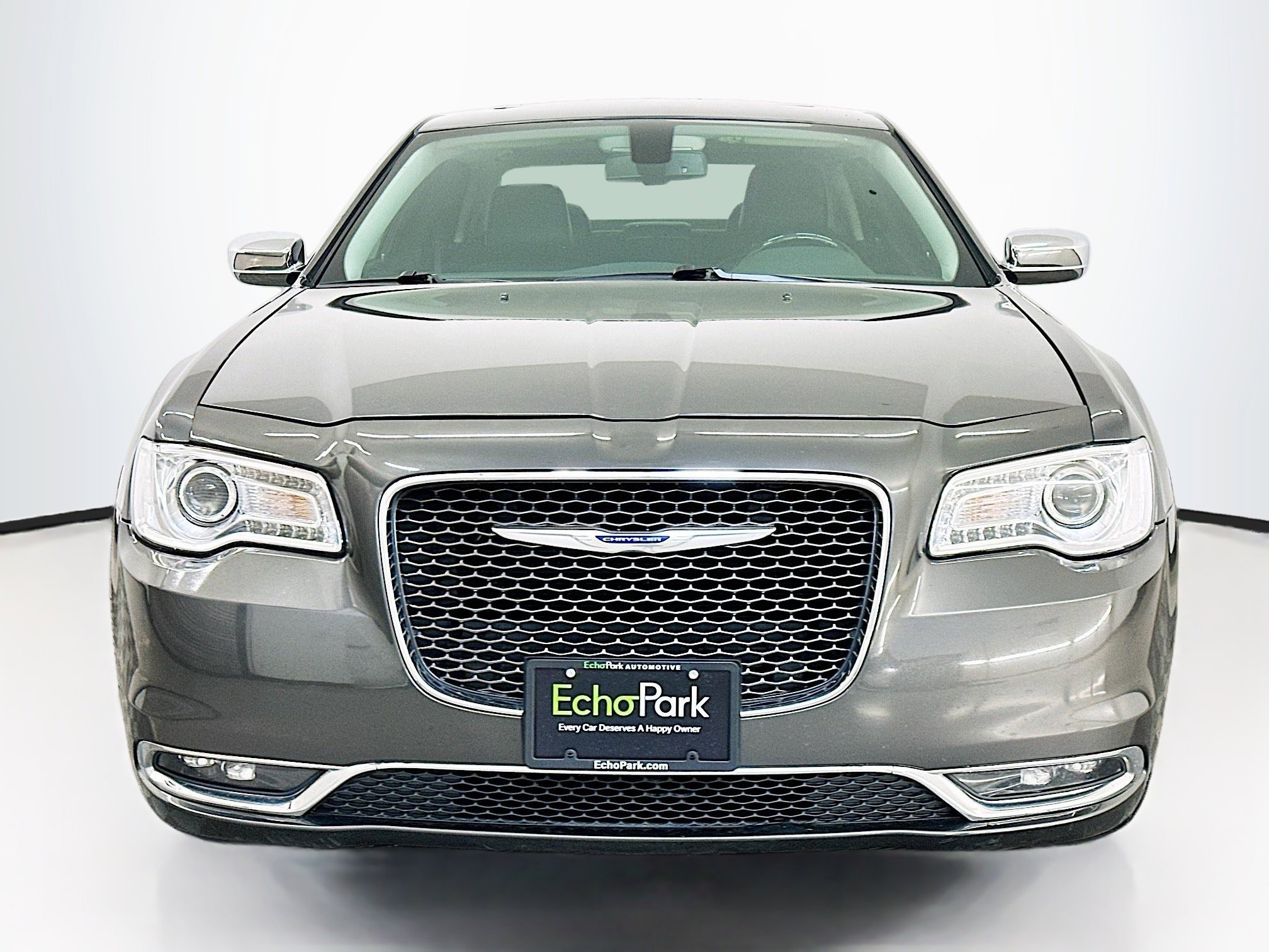 Used 2018 Chrysler 300 Limited AWD/4WD image 2