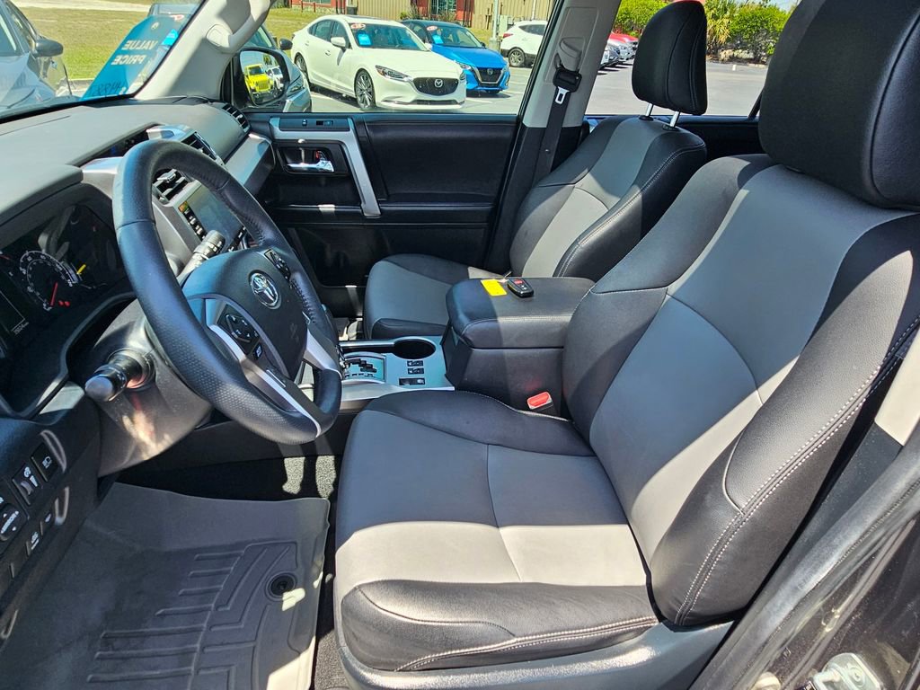 Used 2022 Toyota 4Runner SR5 Premium w/ Moonroof Package AWD/4WD image 15