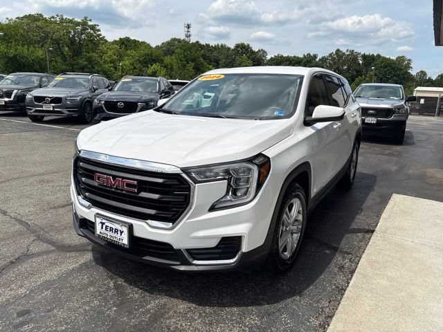 Used 2024 GMC Terrain SLE FWD image 4