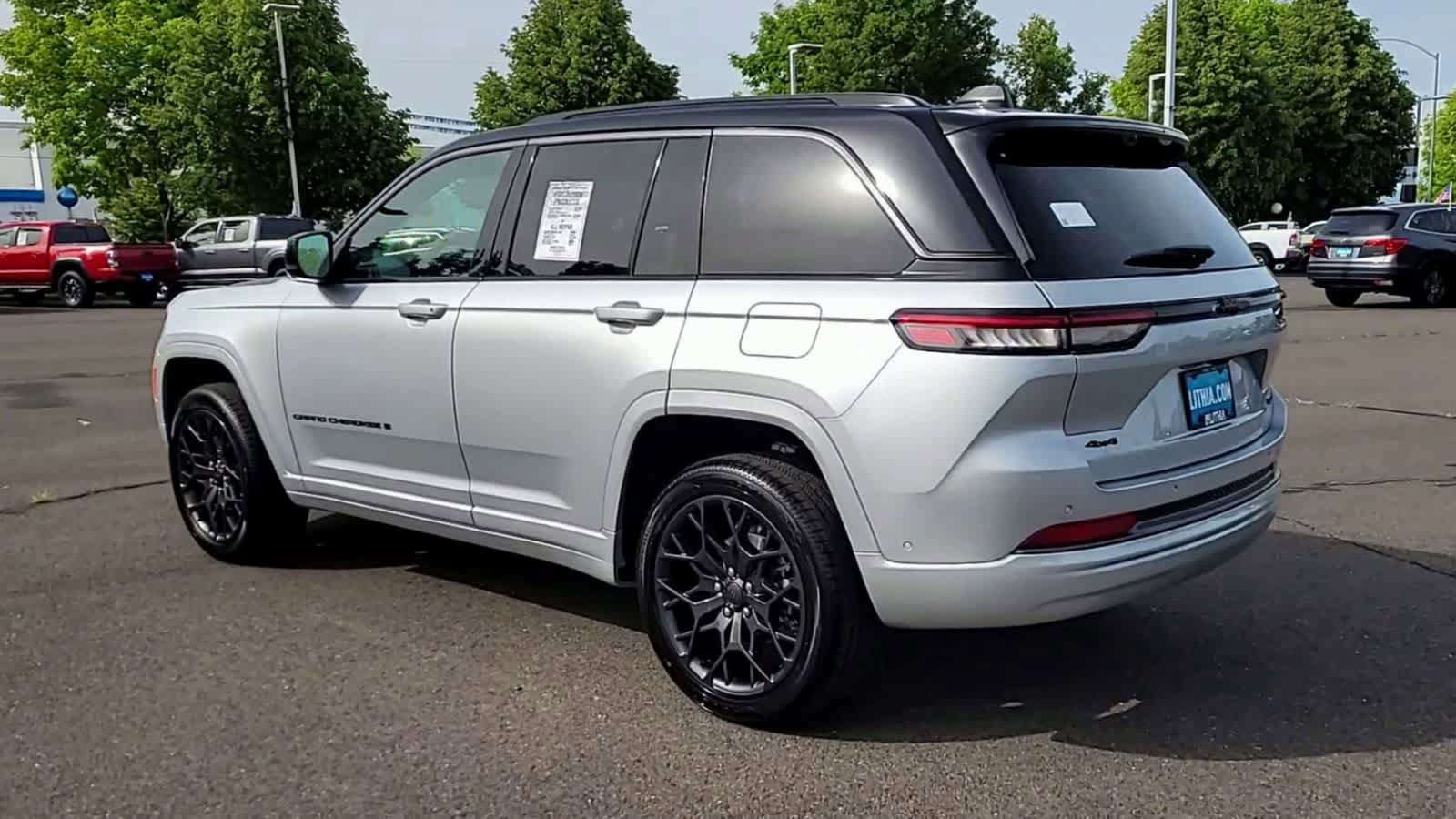 New 2026 Jeep Grand Cherokee Summit AWD/4WD image 6
