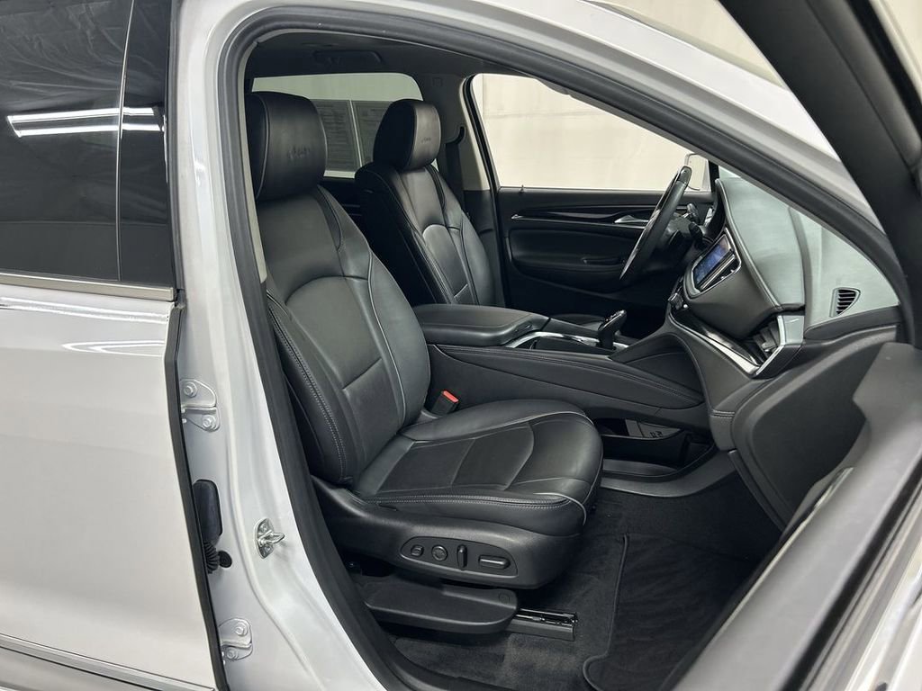Used 2020 Buick Enclave Avenir w/ Avenir Technology Package AWD/4WD image 24