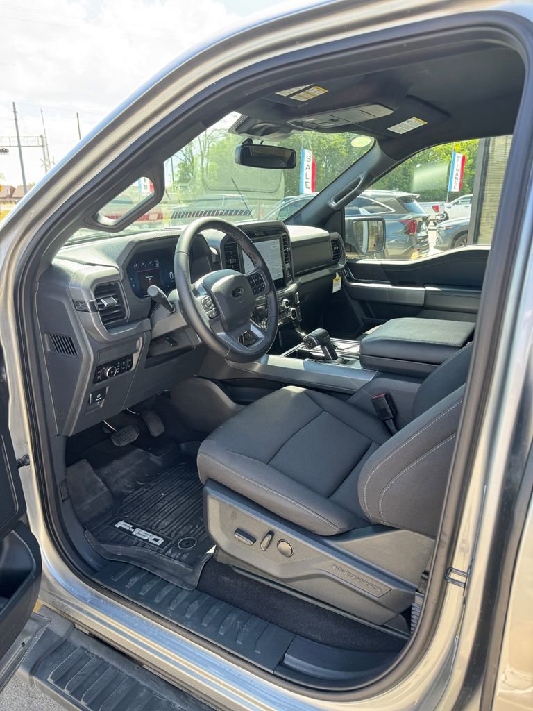 Used 2025 Ford F150 XLT w/ Equipment Group 302A MID image 10