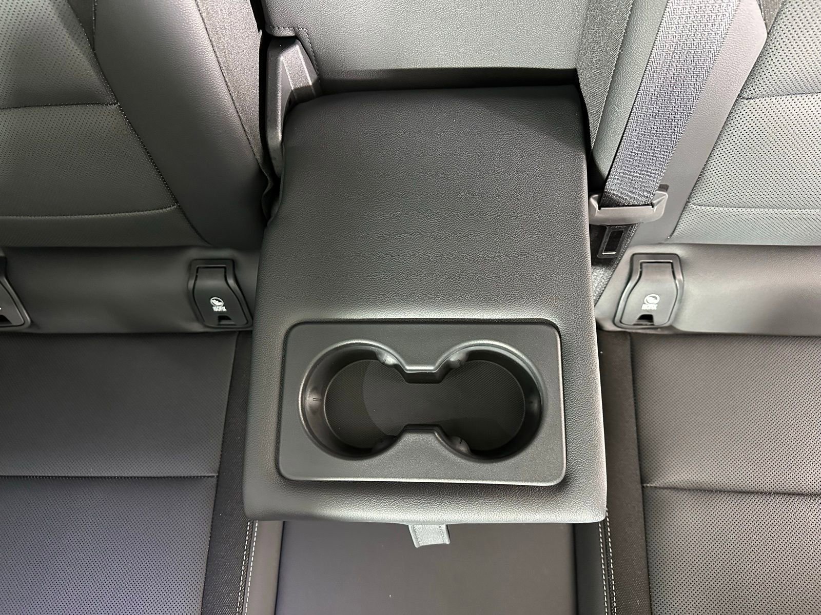 Used 2024 Chevrolet Blazer EV LT image 32