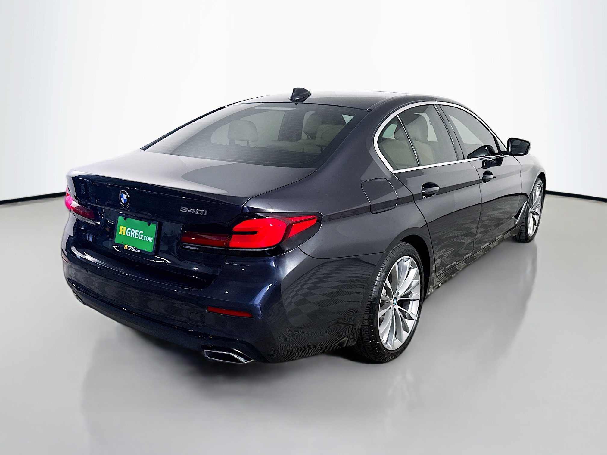 Used 2023 BMW 540i w/ Premium Package image 10