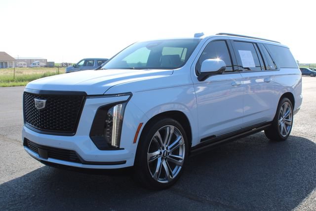 Used 2026 Cadillac Escalade ESV Platinum Sport w/ LPO, ONYX Package AWD/4WD image 10