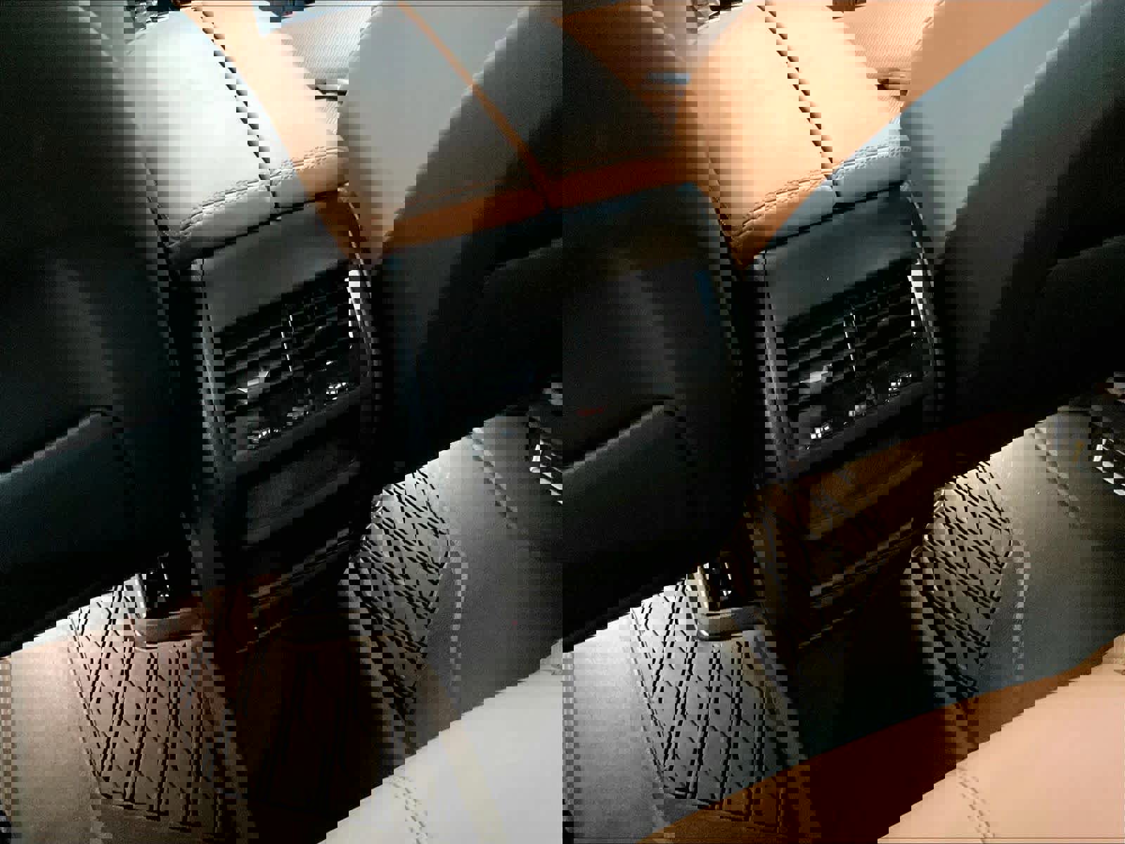 Certified 2024 BMW X5 xDrive40i w/ Premium Package image 36