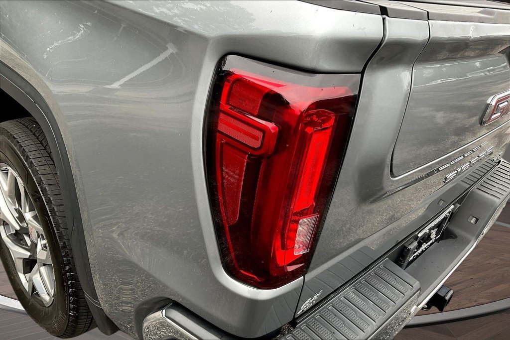 Used 2023 GMC Sierra 1500 SLT w/ SLT Premium Plus Package RWD image 27