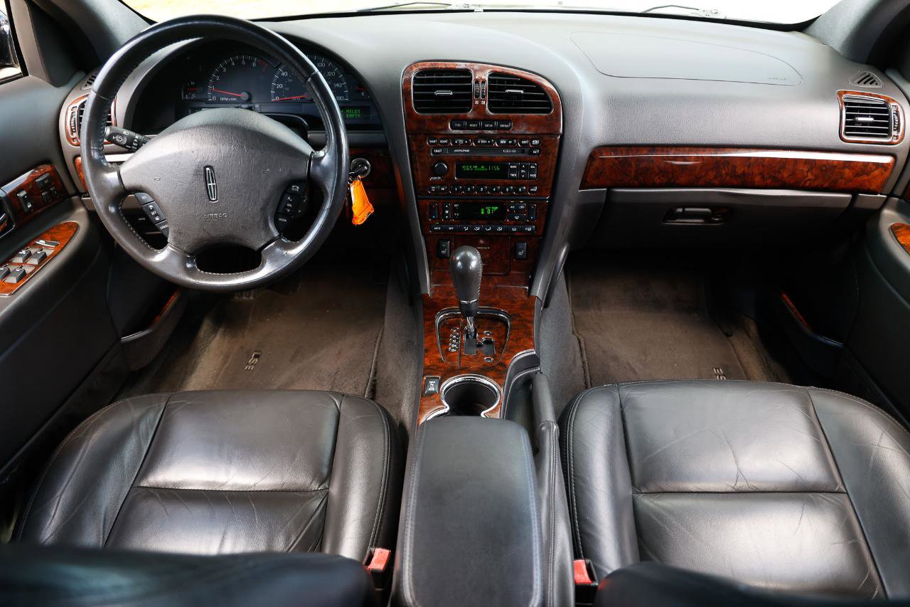 Used 2002 Lincoln LS image 2