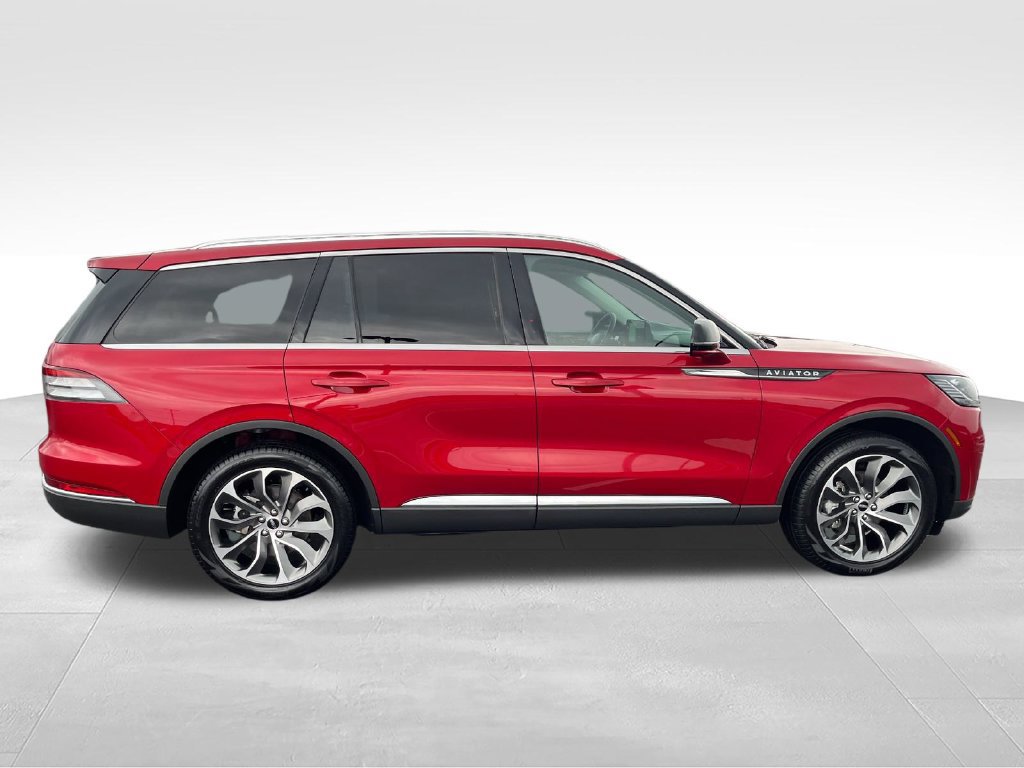 Used 2025 Lincoln Aviator AWD image 6
