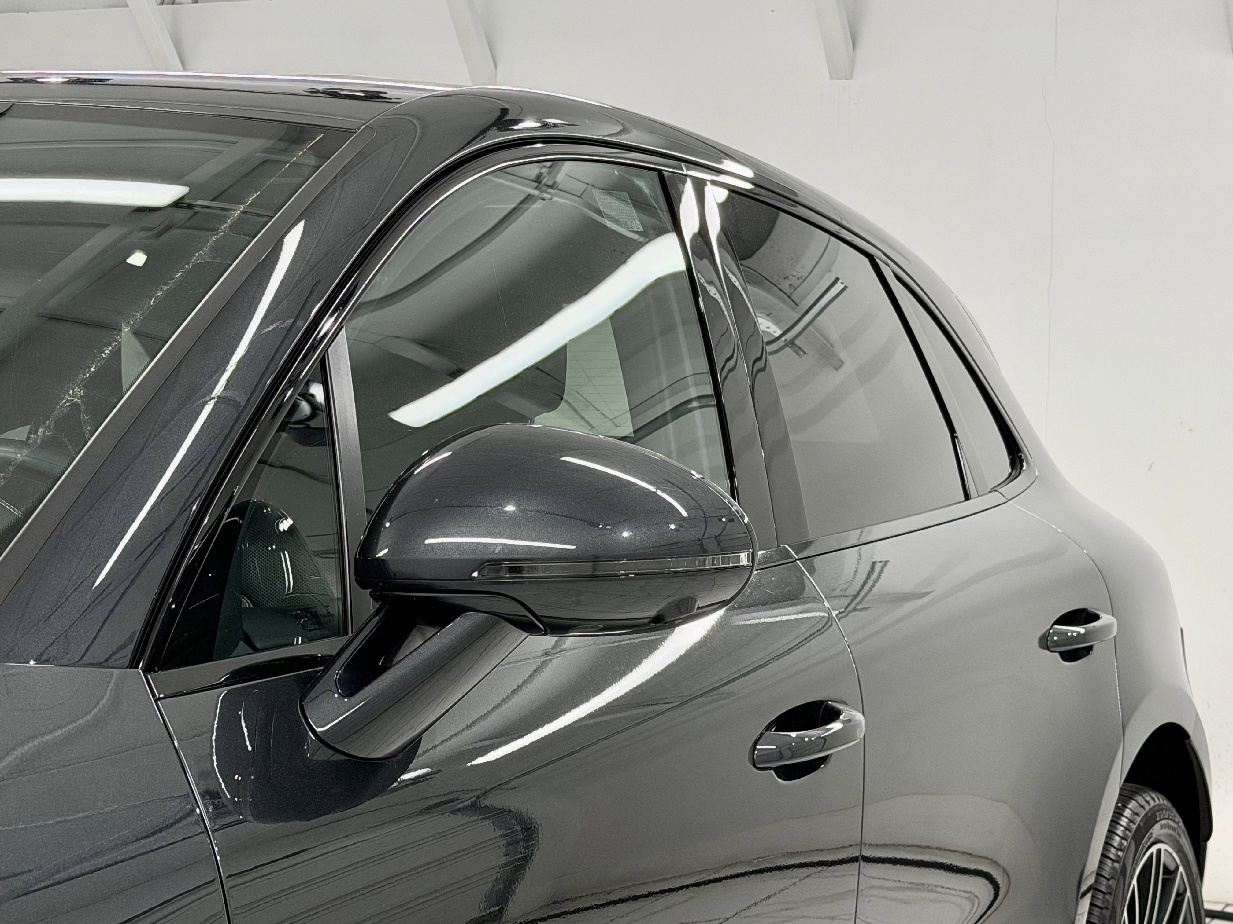 Certified 2022 Porsche Macan S AWD/4WD image 19