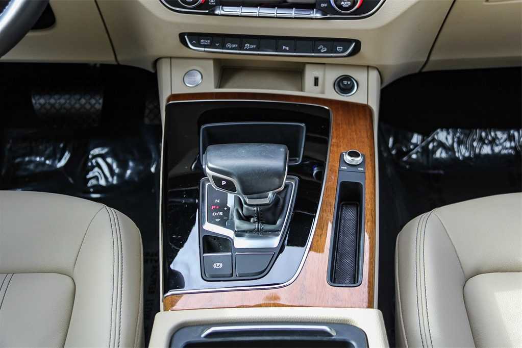 Used 2022 Audi Q5 2.0T Premium image 13
