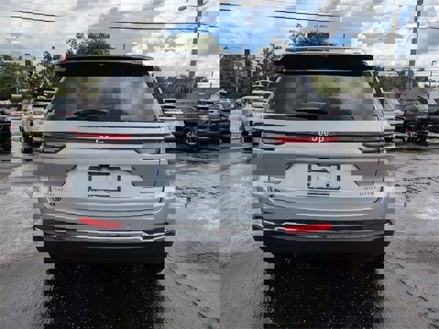 New 2025 Jeep Grand Cherokee Limited w/ Luxury Tech Group II image 5