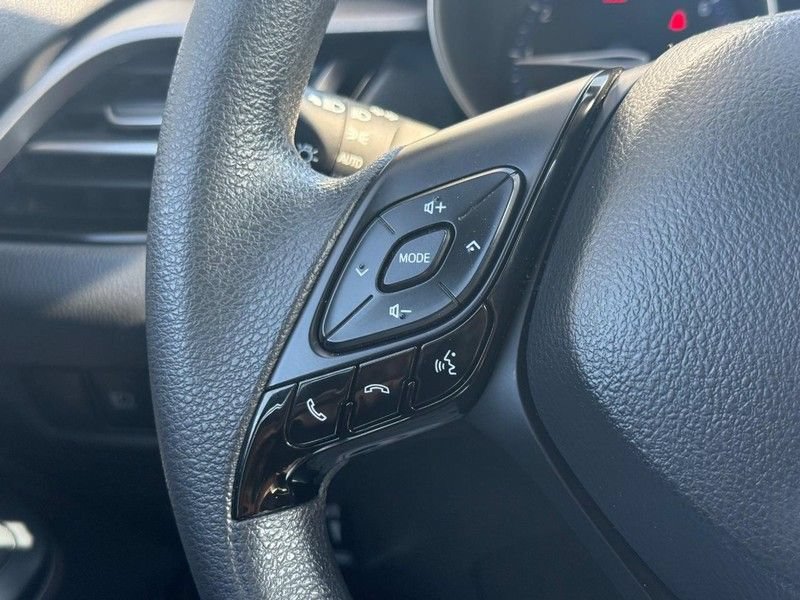 Used 2021 Toyota C-HR LE FWD image 15