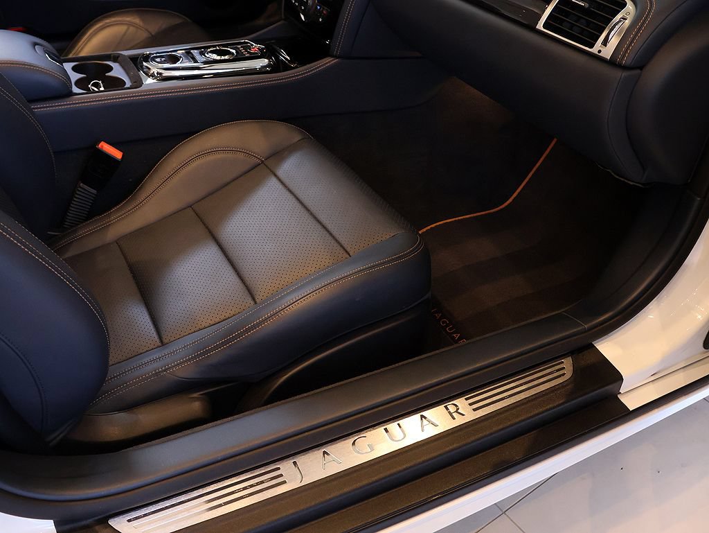 Used 2014 Jaguar XK Convertible RWD image 62