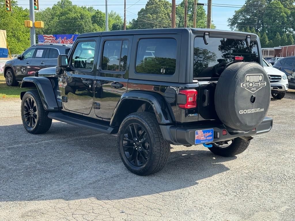 Used 2022 Jeep Wrangler Unlimited Sahara w/ Cold Weather Group AWD/4WD image 5