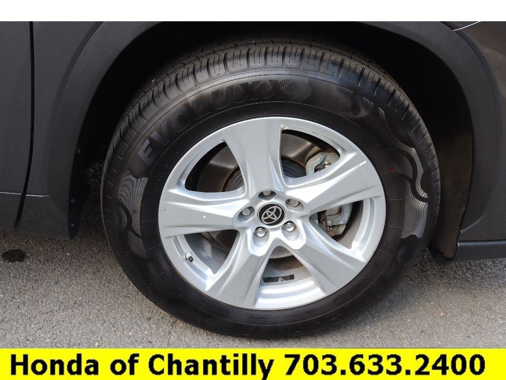 Used 2023 Toyota Highlander LE image 31