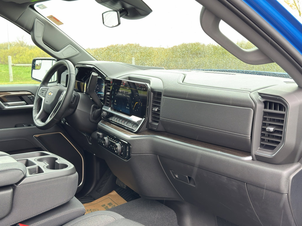 Used 2025 Chevrolet Silverado 1500 LT AWD/4WD image 28