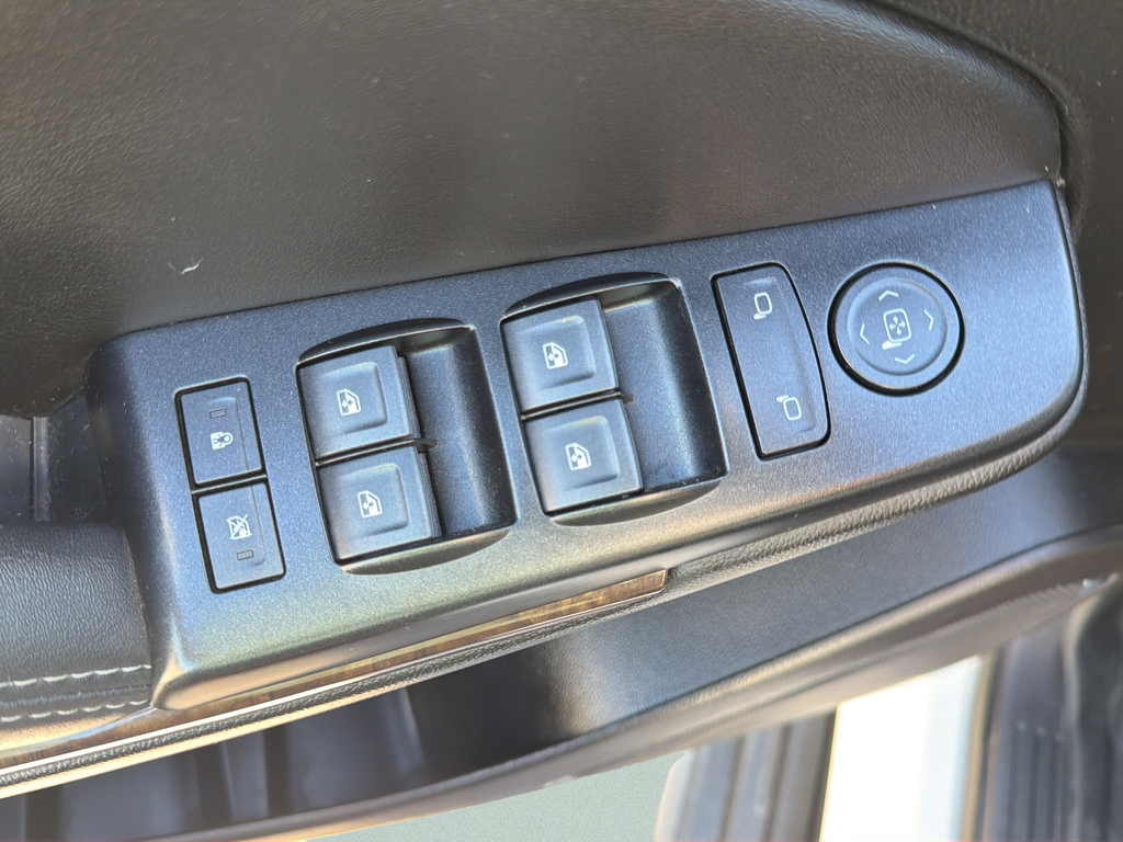 Used 2019 Chevrolet Tahoe LS AWD/4WD image 19