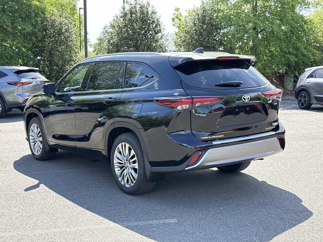 Used 2026 Toyota Highlander Platinum AWD/4WD image 4