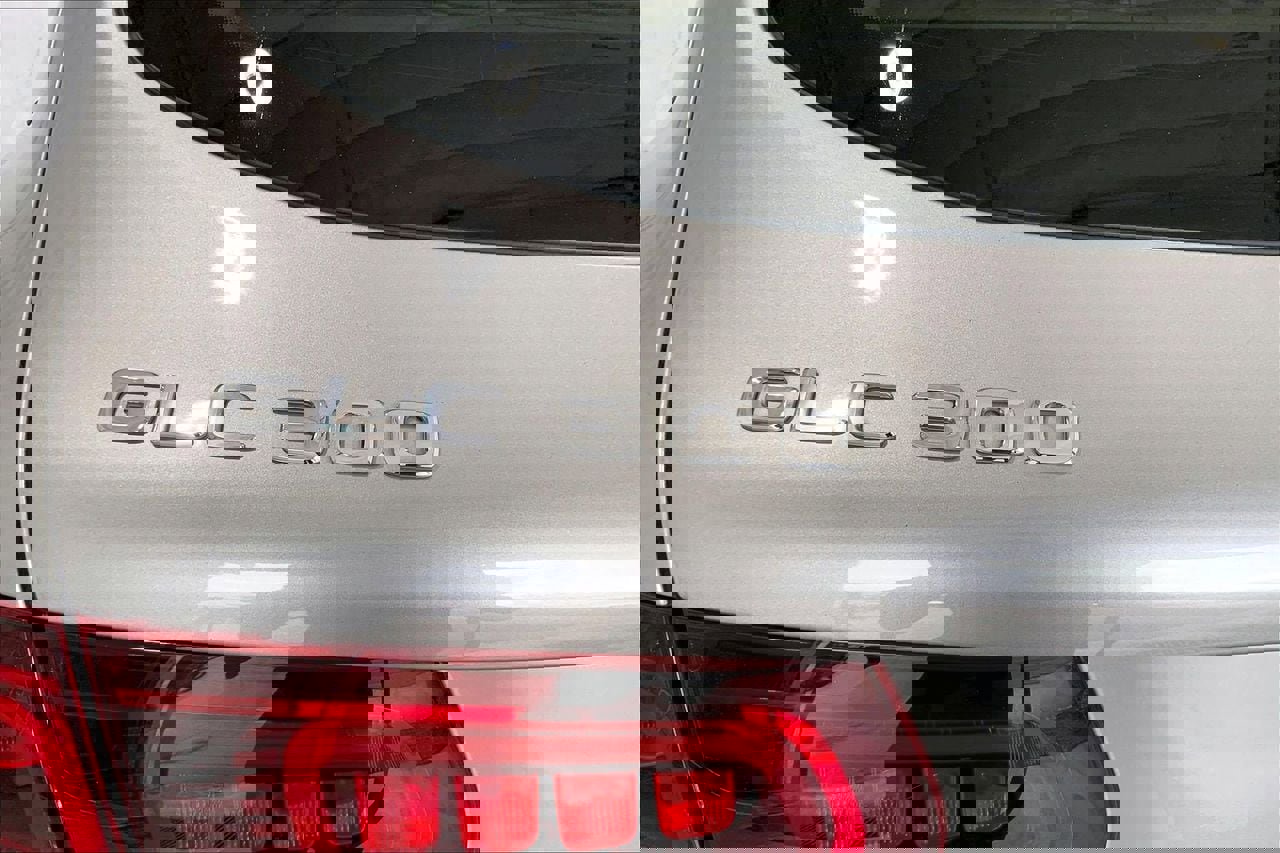 Used 2022 Mercedes-Benz GLC 300 image 31