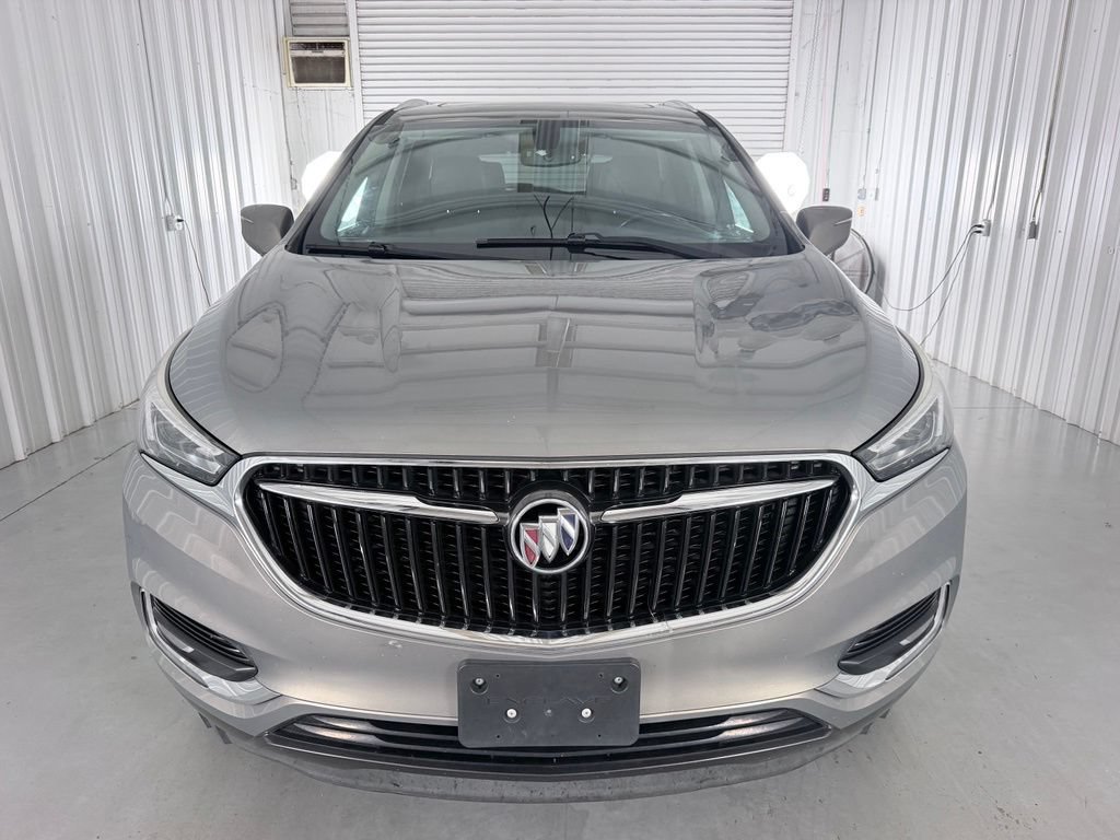 Used 2018 Buick Enclave Essence AWD/4WD image 2