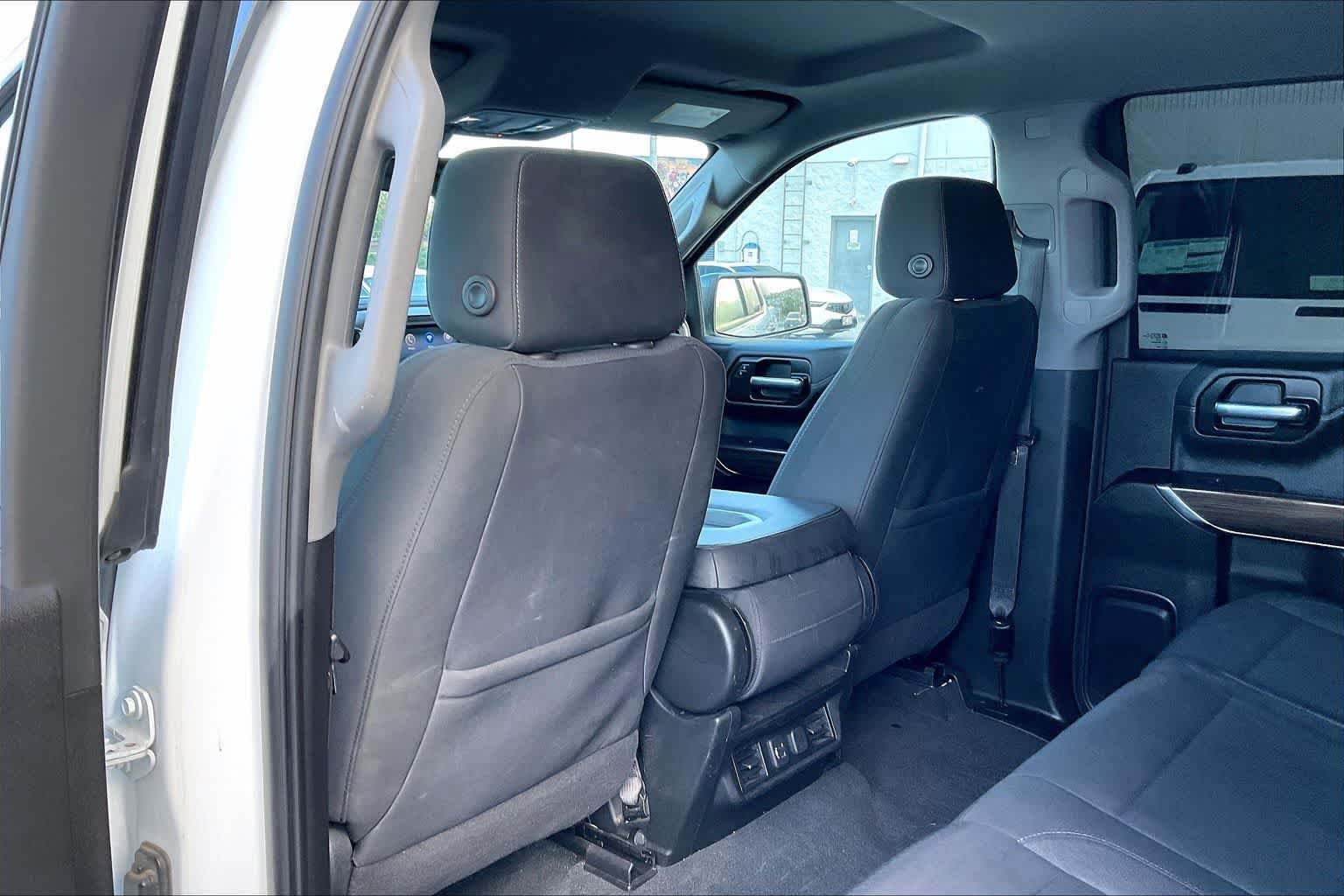 Used 2020 Chevrolet Silverado 1500 LT Trail Boss AWD/4WD image 12